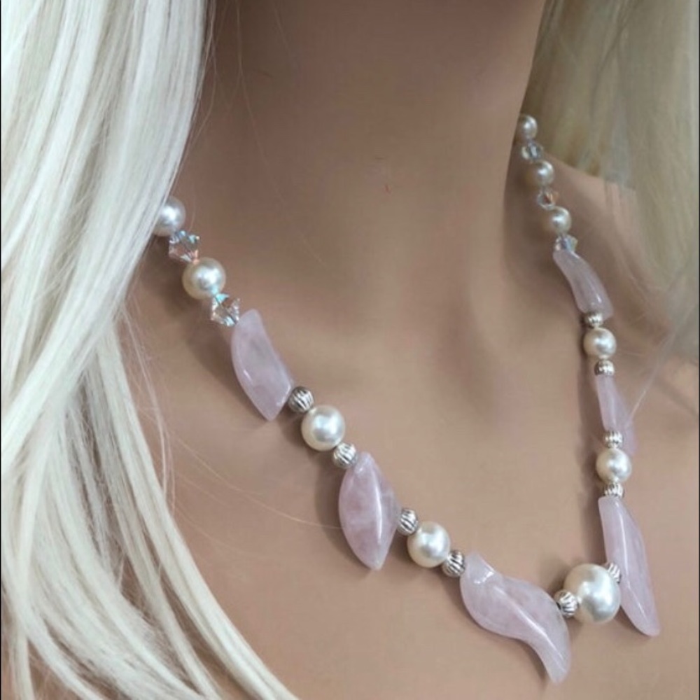NWT Rose Quartz Crystal Necklace Set
